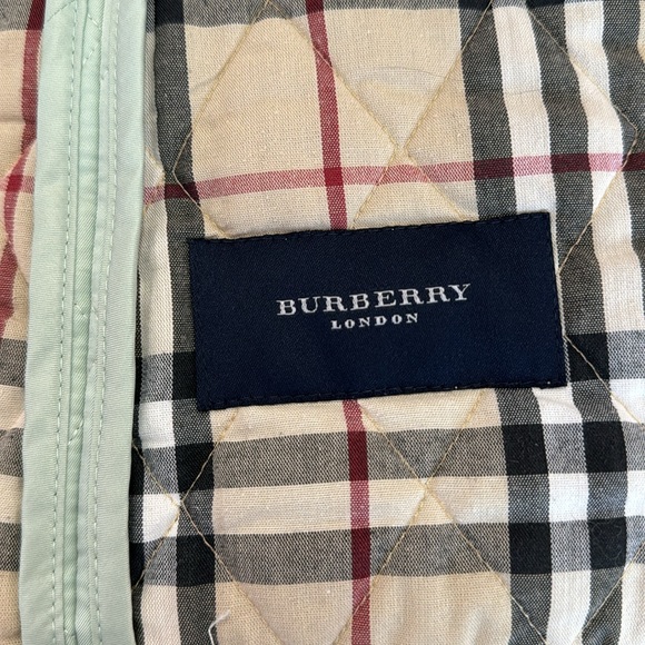 Lightly Worn Burberry Quilted Jacket With Snaps, Authentic Mint Green, S - Picture 8 of 11